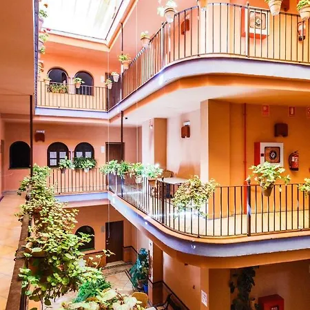 Patio De La Alameda 3*