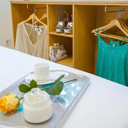 Lovely And Chic In The Heart Of Apartment *