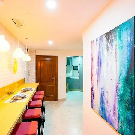 Lovely And Chic In The Heart Of Apartment Seville
