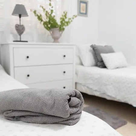 Agradable Con Piscina Holiday home