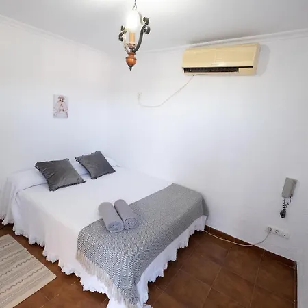 Agradable Con Piscina Holiday home