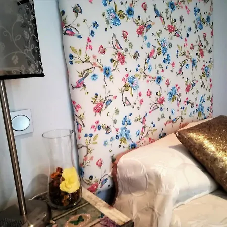 Isbilya Quevedo En Casa Palacio Séville