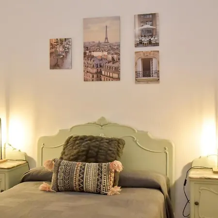 Peace, Pool & Parking At Centre Apartamento