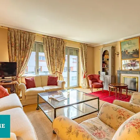 180 Luxury Gran Prado Apartment
