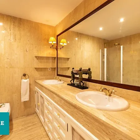 180 Luxury Gran Prado Apartment *