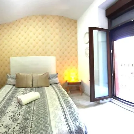 Budget Downtown Apartment *