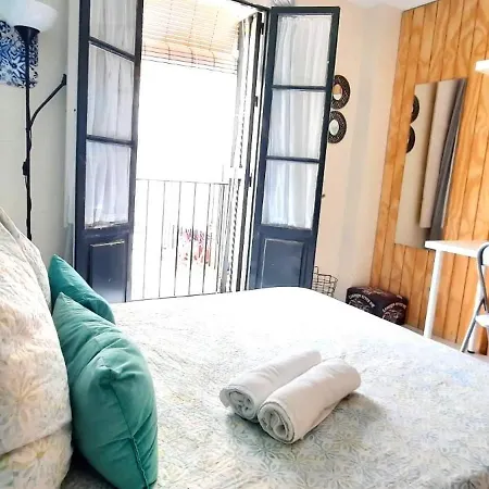 Appartement Budget And Cute With Balcony Center