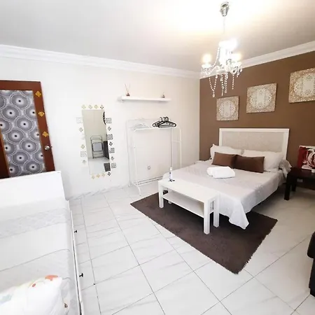 Appartement Budget And Cute With Balcony Center