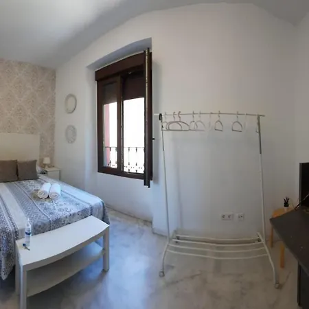 Budget Downtown Apartment