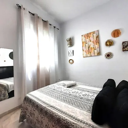 Budget Downtown Apartment *