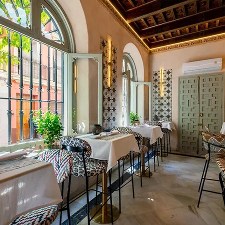 Arco De La Seda - Boutique