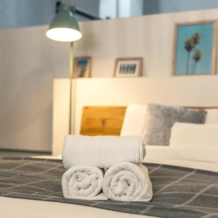 Loft-style Ground Floor Flat Apartamento Sevilha