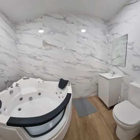 Apartment Estudio Familiar Con Jacuzzi Doble Seville
