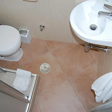San Juan De Dios Apartment *