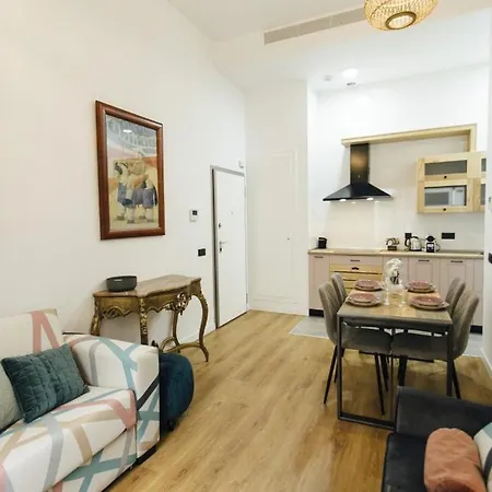 Modern With Seasonal Swimming Pool- 1bd 1bth- Goyeneta Apartment *