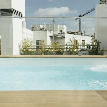 Modern With Seasonal Swimming Pool- 1bd 1bth- Goyeneta