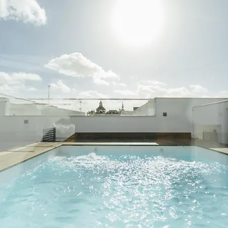 Modern With Seasonal Swimming Pool- 1bd 1bth- Goyeneta Apartment Seville