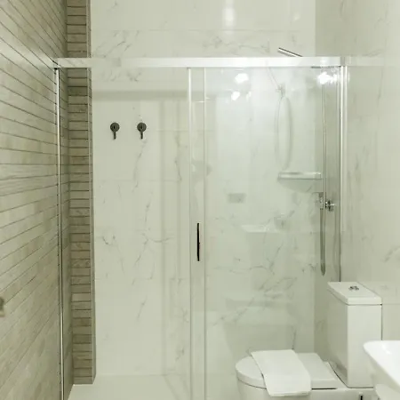 Modern With Seasonal Swimming Pool- 1bd 1bth- Goyeneta *