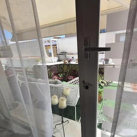 Atico Triana Con Terraza Apartment *