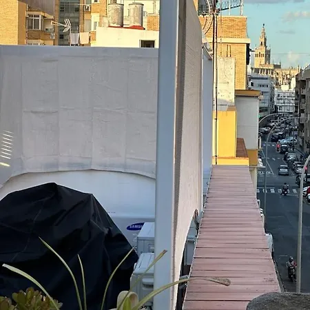 Atico Triana Con Terraza * Seville