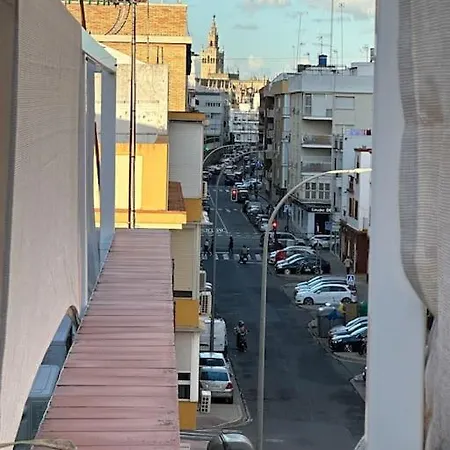 Atico Triana Con Terraza Apartment