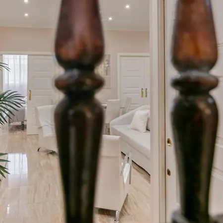 Isg Jose De Velilla Centro Parking Apartment