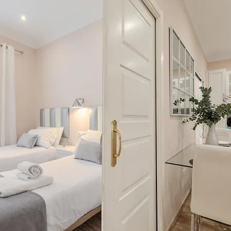 Isg Jose De Velilla Centro Parking Apartment Seville
