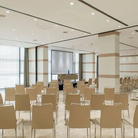 Nh Plaza De Armas Hotel Seville