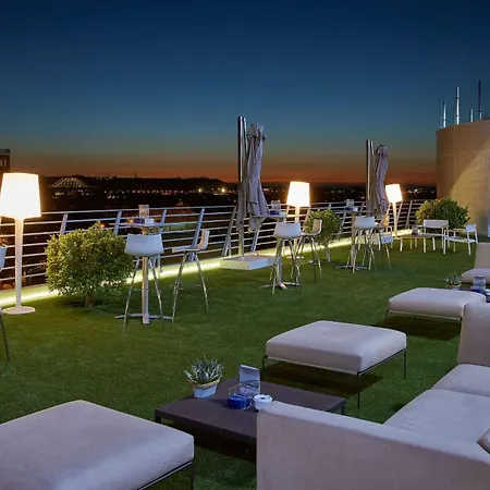 Nh Plaza De Armas Hotel
