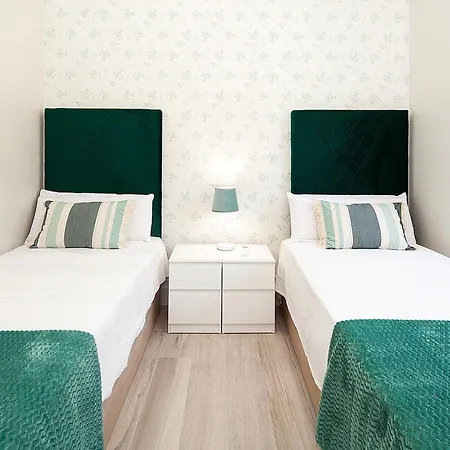 Apartment Family Suits Encantos De Seville