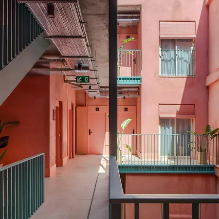 Magno Clavellinas - Pool And Parking
