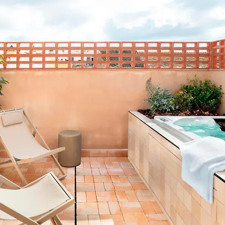 Magno Clavellinas - Pool And Parking *