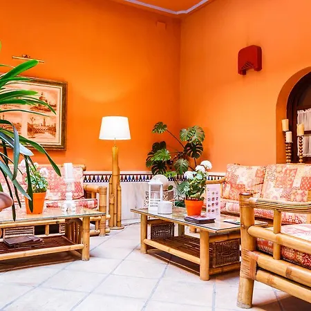 Patio De La Alameda Sewilla