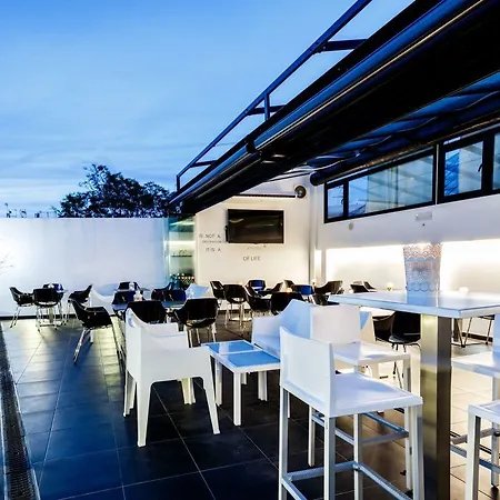 Patio De La Alameda 3*