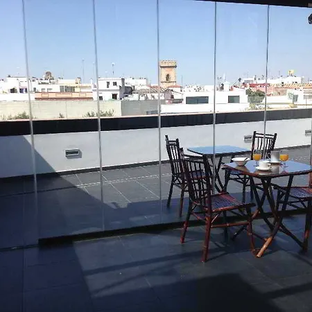 Patio De La Alameda 3*