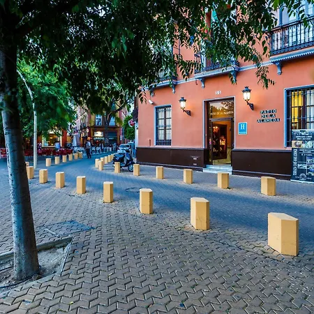Patio De La Alameda 3*