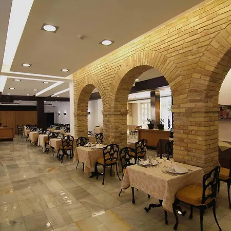 圣吉尔酒店 4*