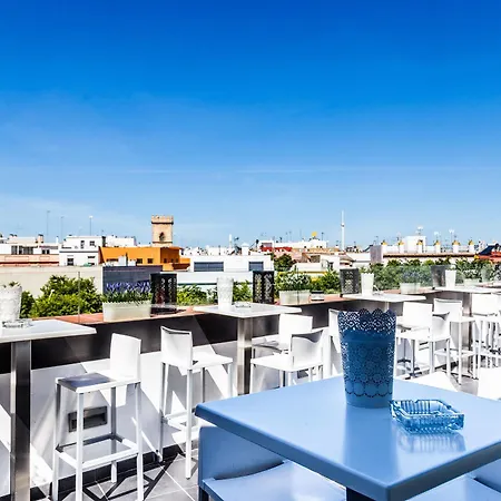 Patio De La Alameda