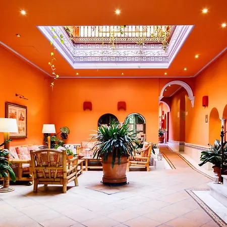 Patio De La Alameda Sewilla