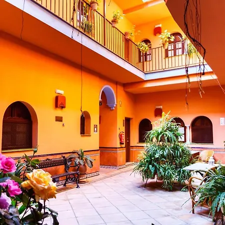 Patio De La Alameda Sewilla