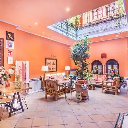 Patio De La Alameda Sewilla