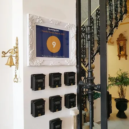 Homestay Palace-house Hercules Seville