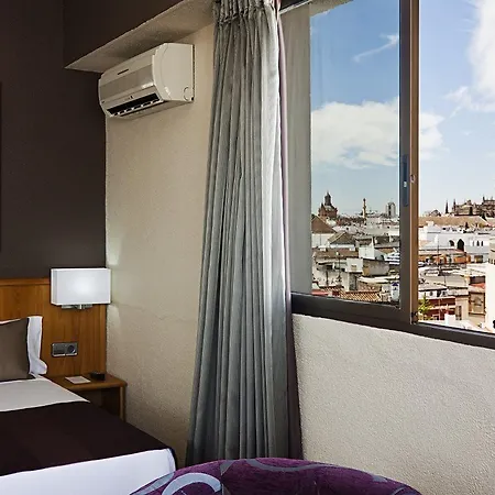 Hotel Catalonia Giralda 4*