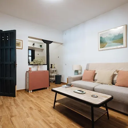 Aitana's Retreat With Charming Garden *