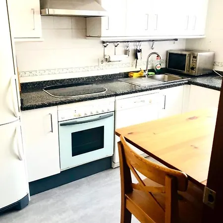 Apartment Junto A Fibes, Amplio, Luminoso, Con Piscina Y Parking
