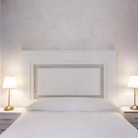 Conde Collection Gran Poder Apartment