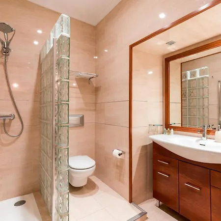 Conde Collection Gran Poder Apartment