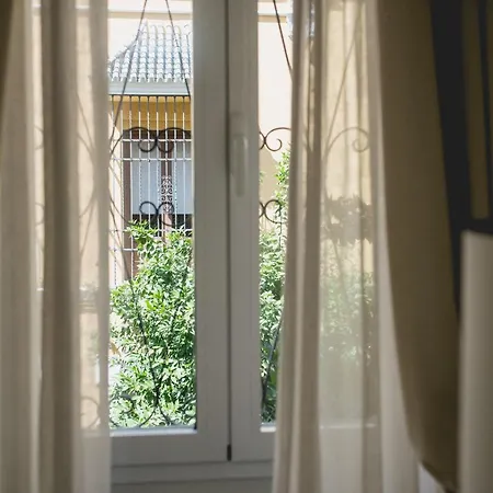 Abreu Apartment Seville
