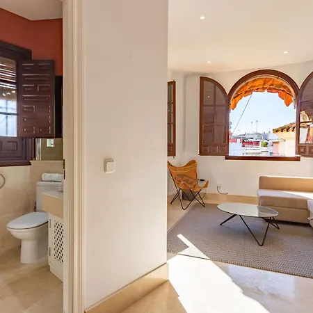 Alianza Giralda Sky View By Valcambre Apartment *