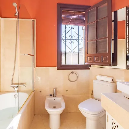 Alianza Giralda Sky View By Valcambre Apartment *